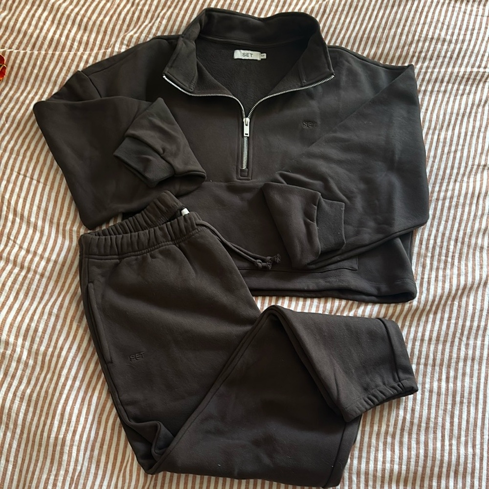 SET ACTIVE - Half- Zip Sweatshirt and Joggers Set